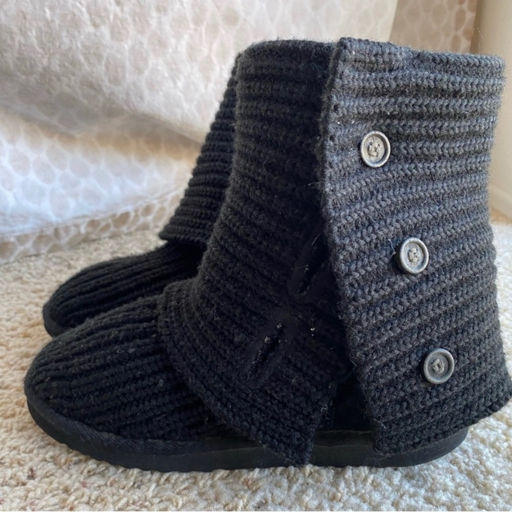 black uggs